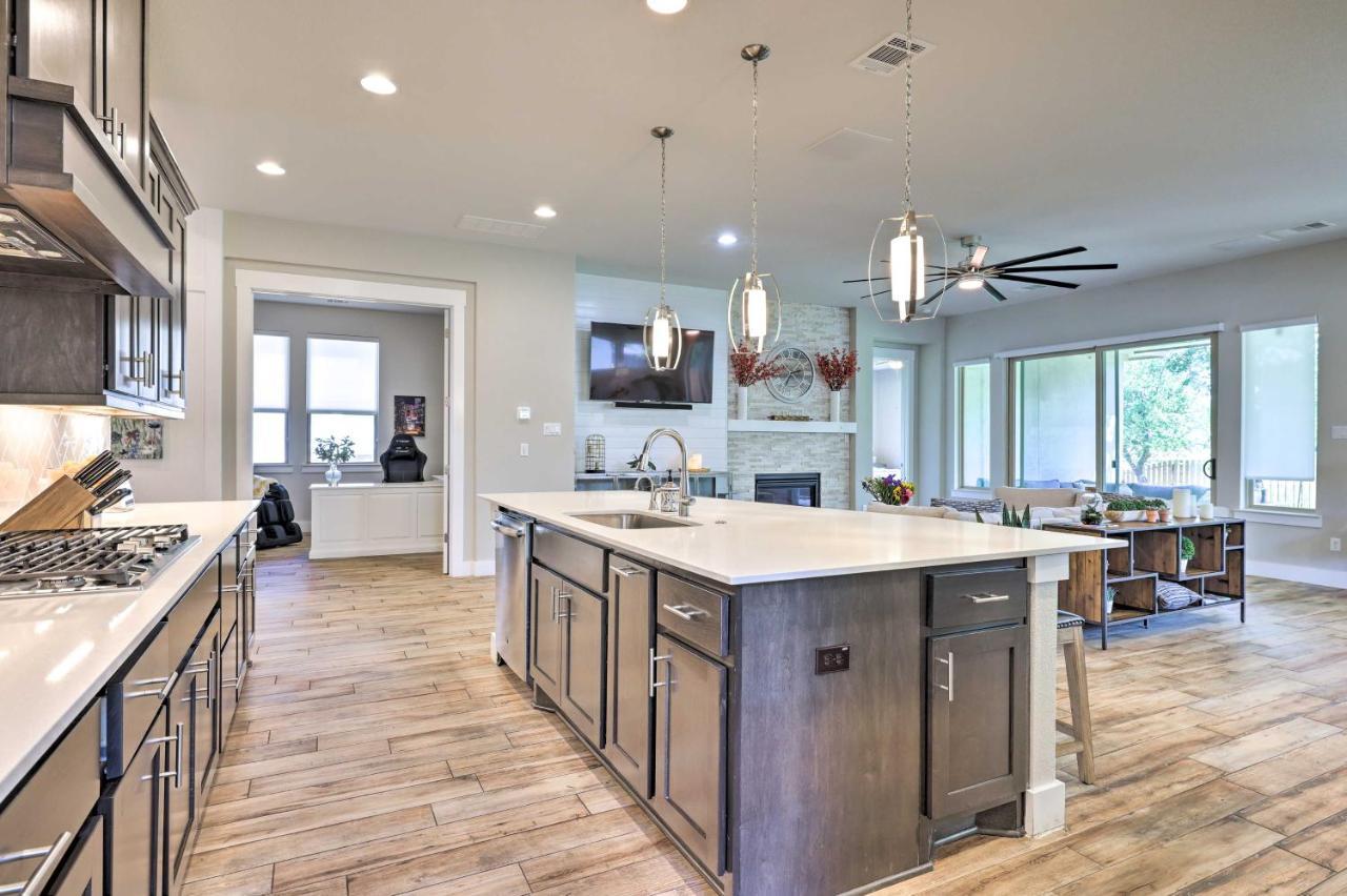 Upscale Austin Area Escape Families Welcome! Dış mekan fotoğraf