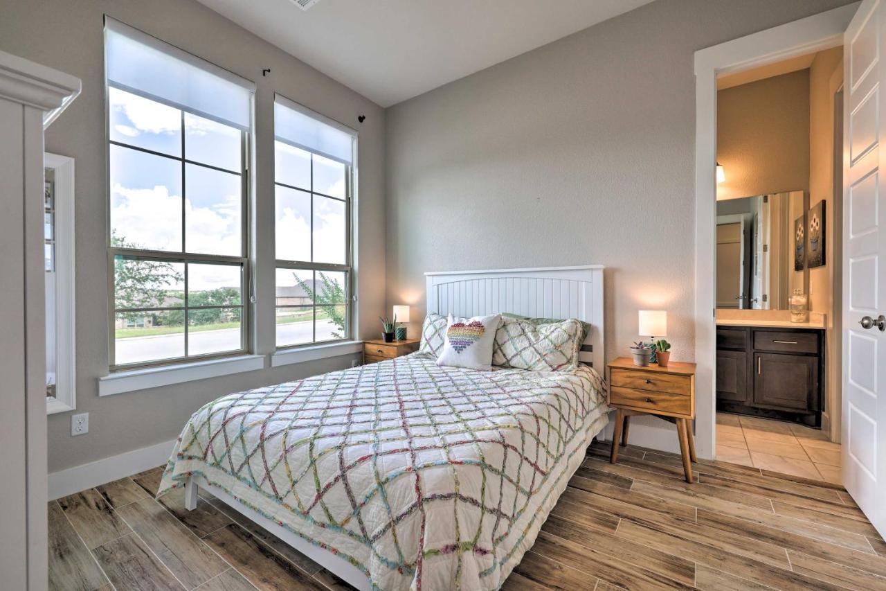Upscale Austin Area Escape Families Welcome! Dış mekan fotoğraf