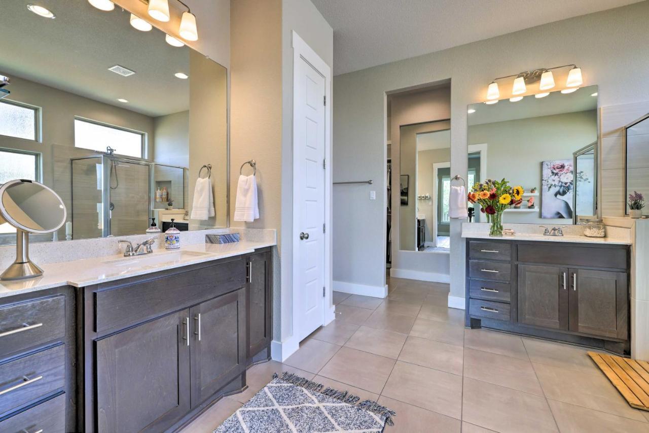 Upscale Austin Area Escape Families Welcome! Dış mekan fotoğraf